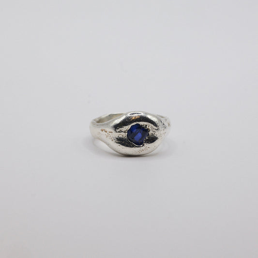 Round dark blue sapphire